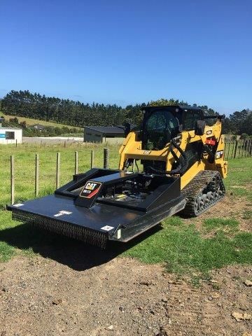 Skid steer loader with 2m rotary slasher
